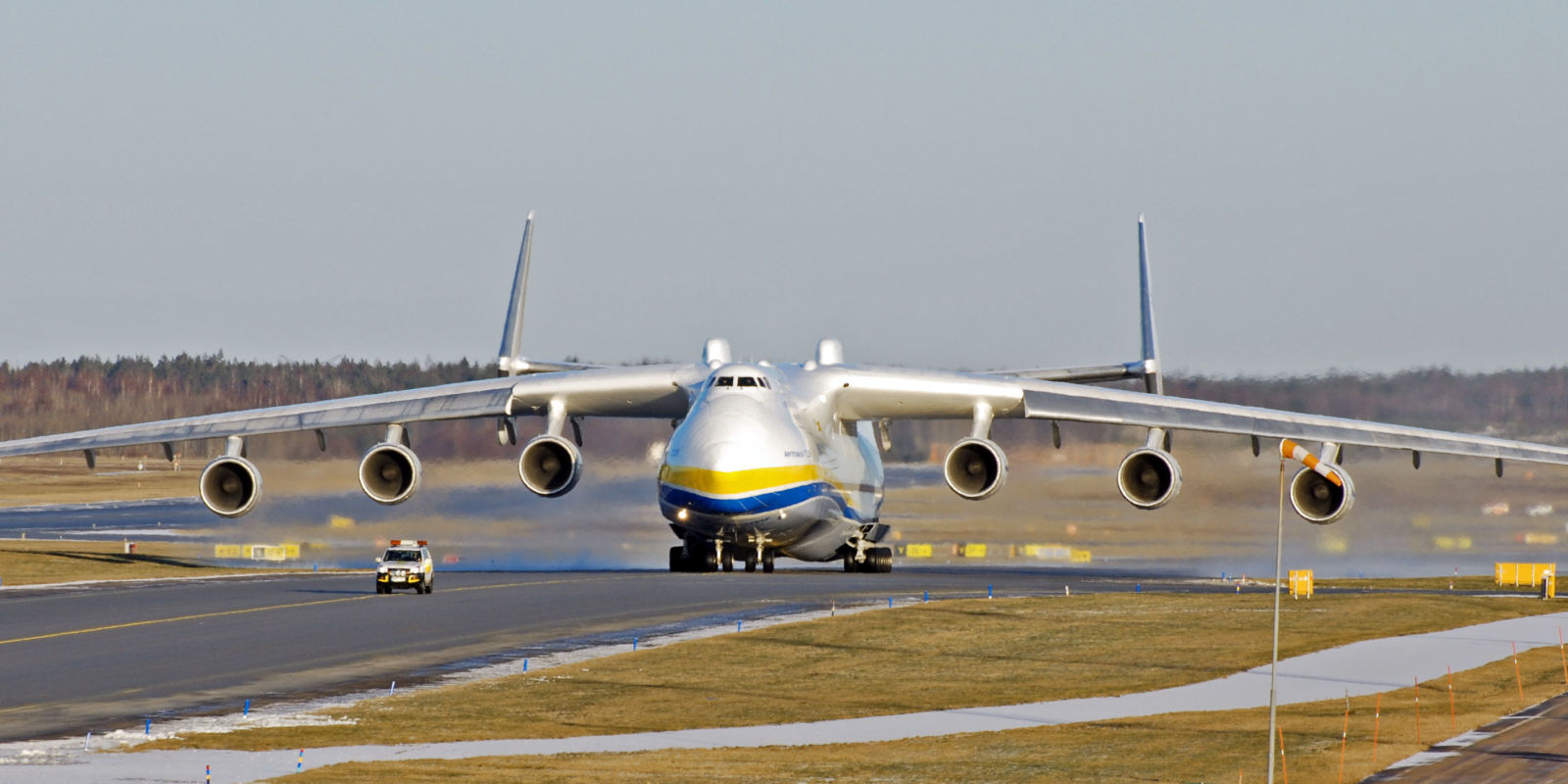 Antonov An-225: Το μεγαλύτερο μεταγωγικό αεροσκάφος στον κόσμο ετοιμάζεται για μια ακόμη αποστολή (βίντεο)