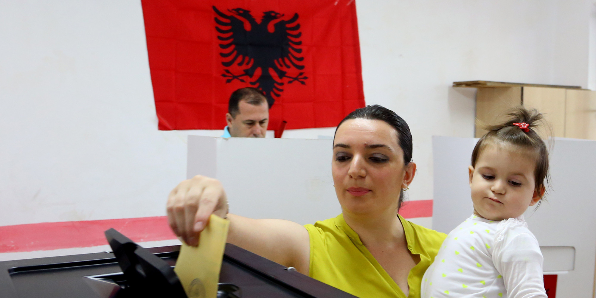 Κάλπες στην Αλβανία: Ξεκάθαρο προβάδισμα του Σοσιαλιστικού κόμματος με 51%