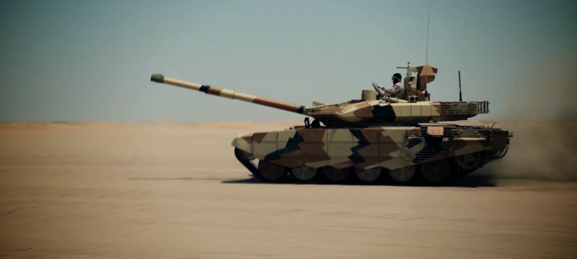 Η Αίγυπτος αγοράζει από την Ρωσία  500 άρματα μάχης T-90MS