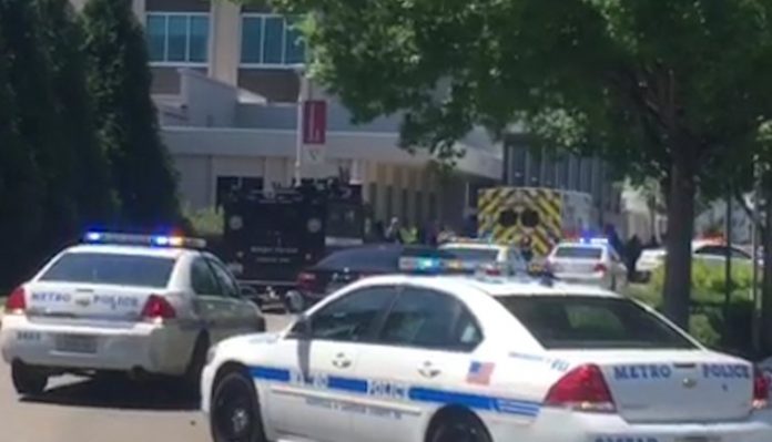 ΗΠΑ: Πυροβολισμοί σε εμπορικό κέντρο στην πολιτεία του Τενεσί (φωτό,βίντεο)