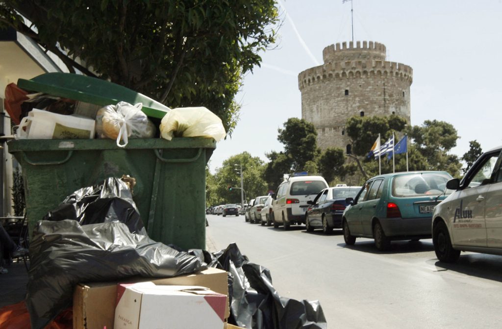 Θεσσαλονίκη: Με προσωπικό ασφαλείας η αποκομιδή των απορριμάτων