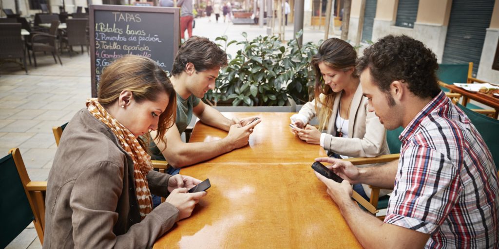 10 χρόνια iPhone: Πως τα smartphones κατάφεραν να ελέγχουν τη ζωή μας