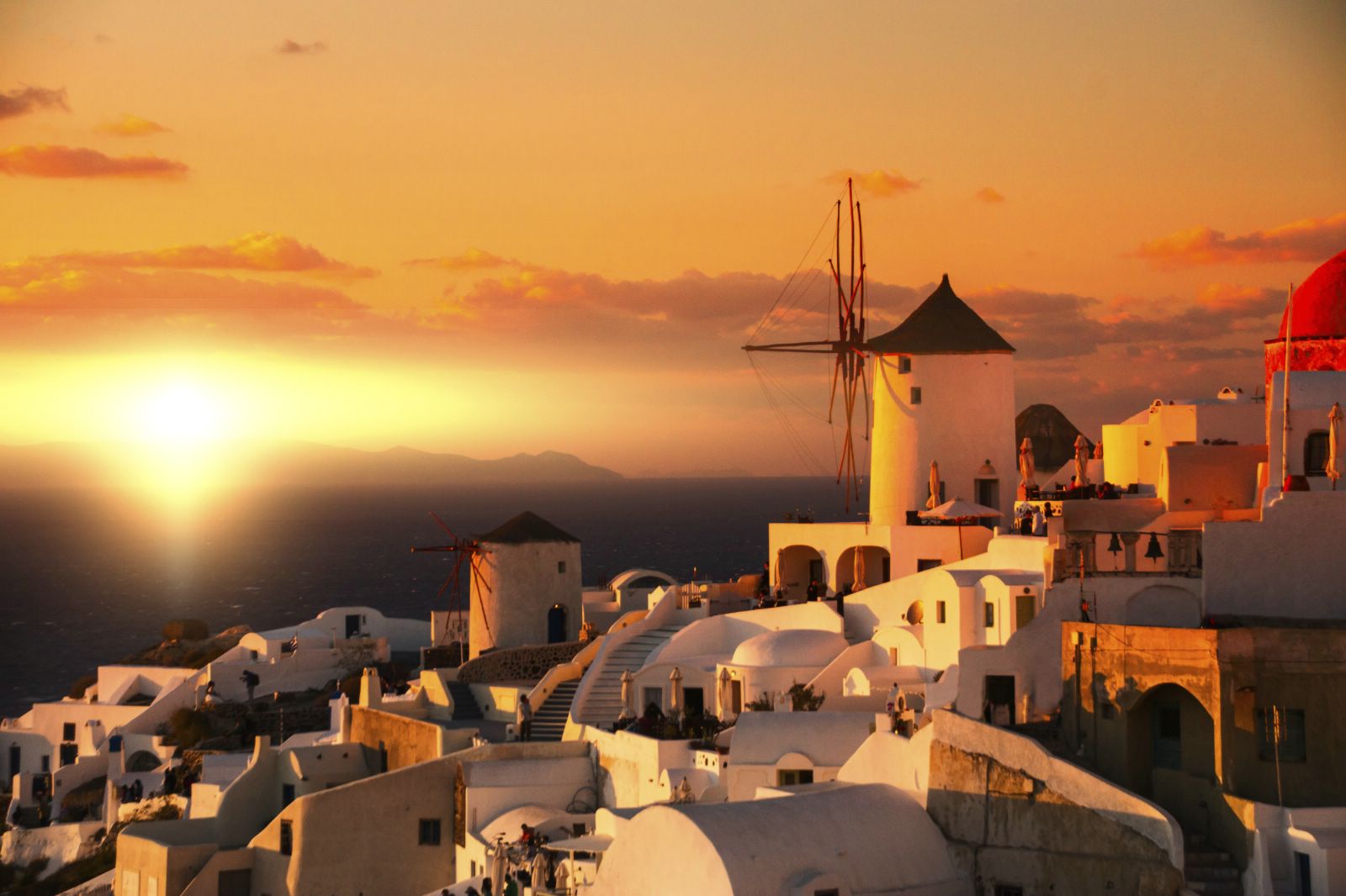 Airbnb: Το φαινόμενο που έχει «ξεσπιτώσει» τους Έλληνες για το γρήγορο κέρδος απ’ τους τουρίστες (φωτό)