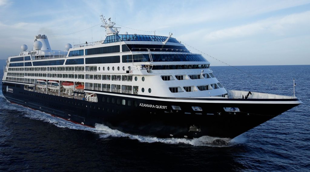 Έφτασε στα Χανιά το «κρουαζιερόπλοιο των οργίων» – Βόλτες στο Ενετικό Λιμάνι (φωτό, βίντεο)