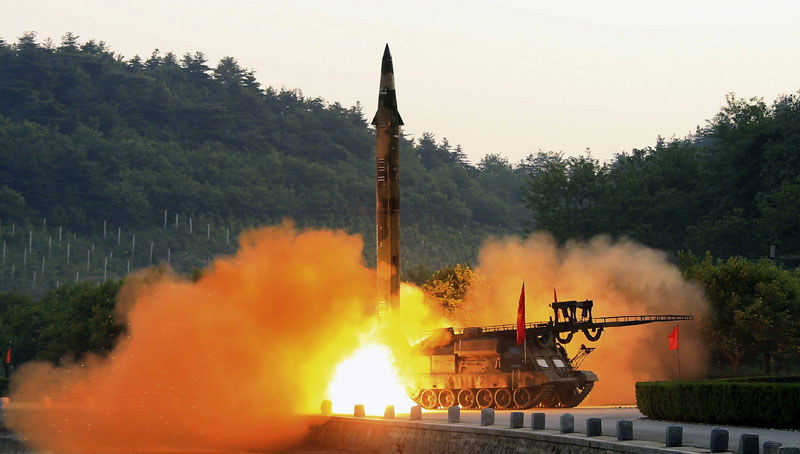 Συγκλονιστικό βίντεο: Καρέ-καρέ η εκτόξευση του ICBM της Β. Κορέας
