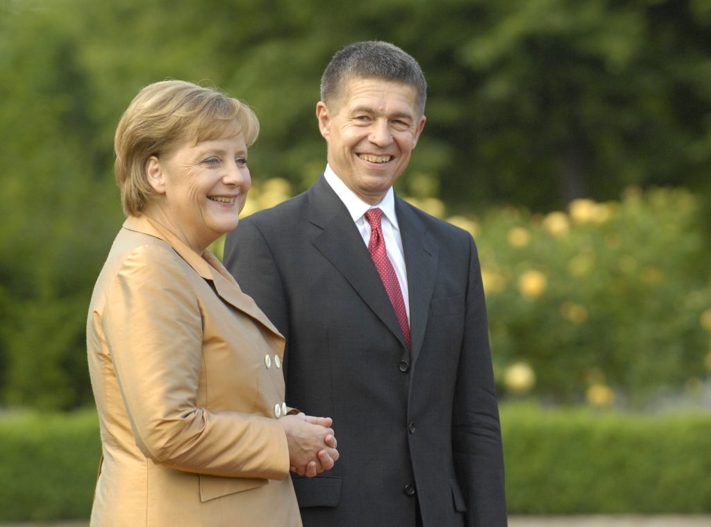 Γιοαχίμ Ζάουερ: Ο σύζυγος της Άνγκελα Μέρκελ θα αναλάβει την ξενάγηση των «Πρώτων Κυριών» στη G20 (φωτό)