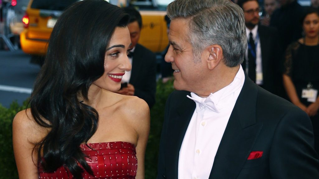 Amal-Clooney: Στην Ιταλία η πρώτη έξοδος με τα δίδυμα (βίντεο)