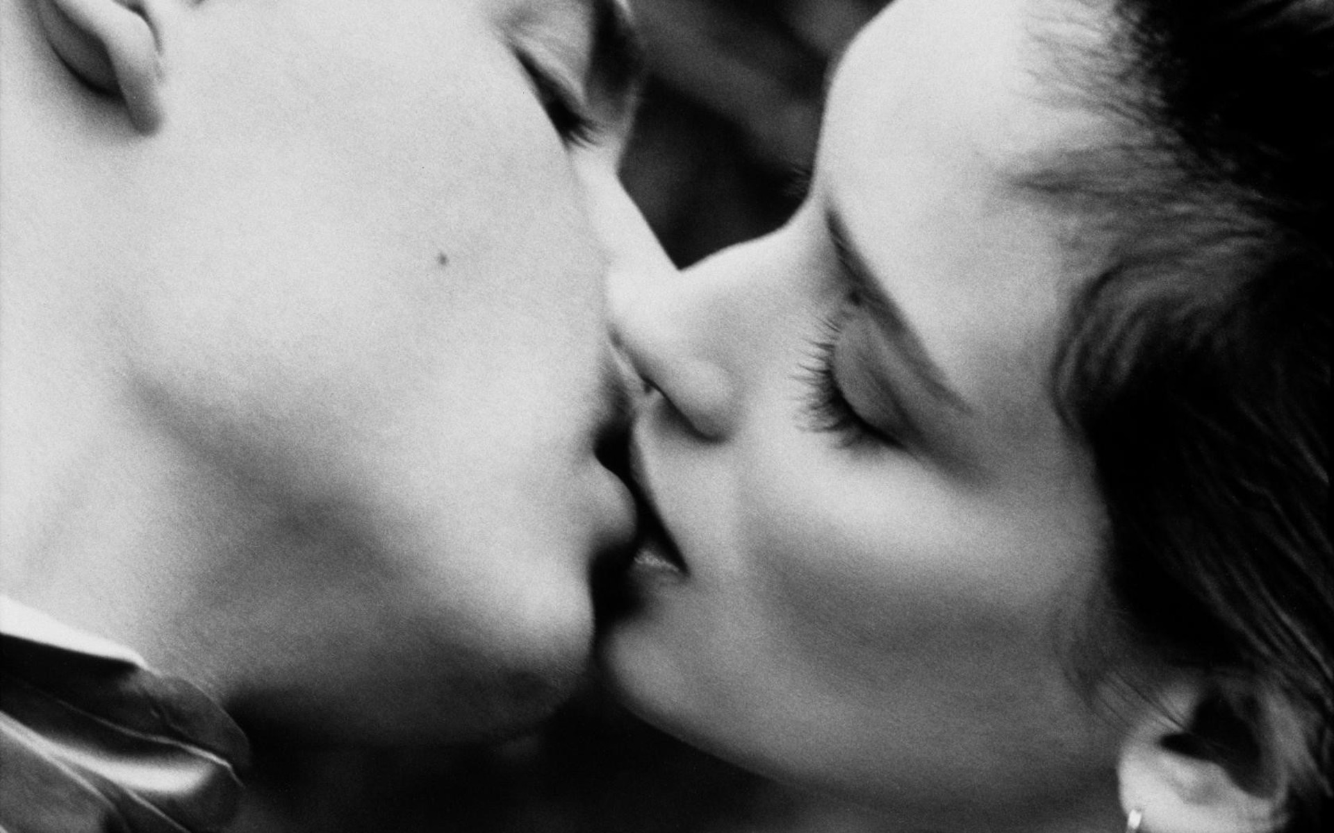 Δεκατρία πράγματα που σίγουρα δε γνωρίζατε για το φιλί