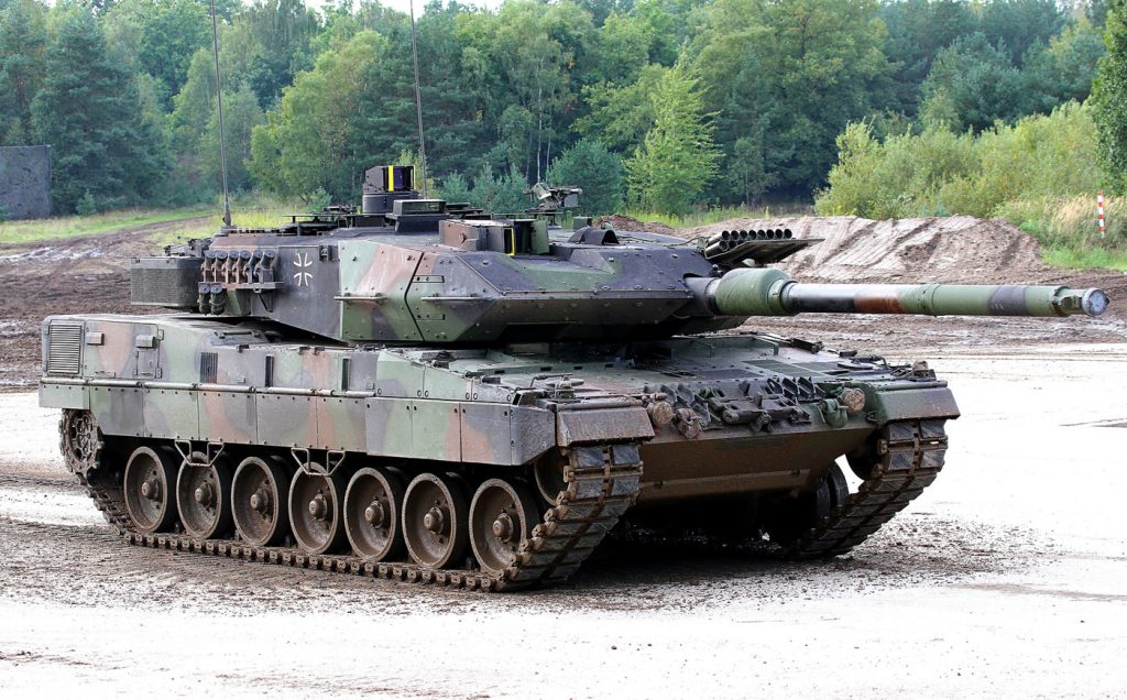 Βίντεο: Βολές με ένα άρμα μάχης Leopard 2