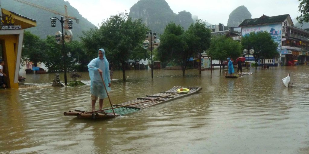 Κίνα: Σφοδρές βροχοπτώσεις στην επαρχία Χουνάν – Ανυπολόγιστες ζημιές