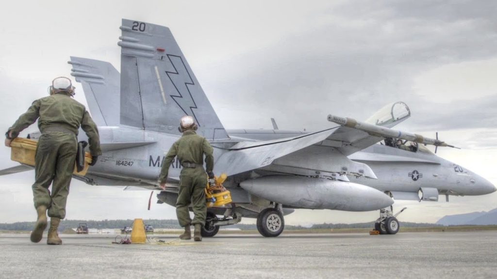 Βίντεο: Προετοιμασία F/A-18 Hornet από Αμερικανούς Πεζοναύτες πριν την πτήση