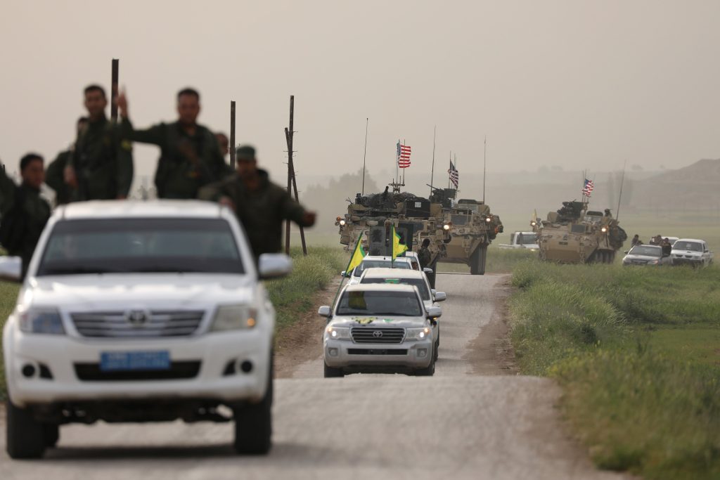 Μαζικός εξοπλισμός και εκπαίδευση των SDF από τις ΗΠΑ – Οχήματα και όπλα για πάνω από 40.000 μαχητές