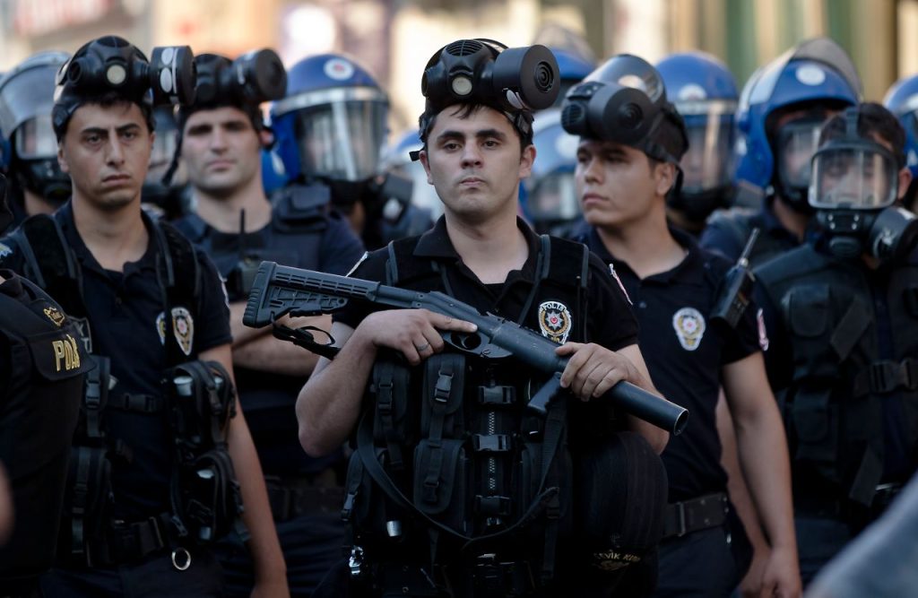 Τουρκία: Νέες συλλήψεις για σχέσεις με τον Φ. Γκιουλέν και το περσινό πραξικόπημα
