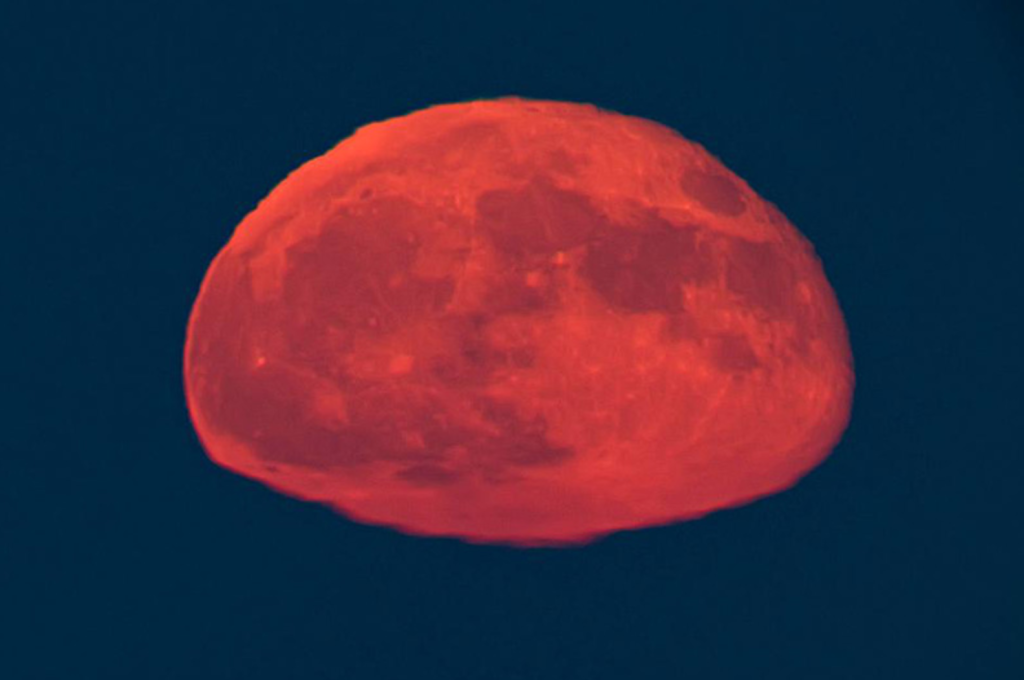 «Ορθογώνιο Φεγγάρι»: Ένα φανταστικό θέαμα στον ουρανό των ΗΠΑ (φωτό)
