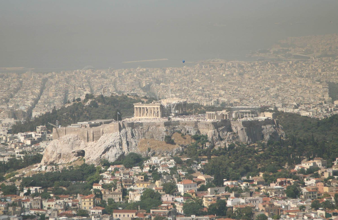 Στα ύψη το όζον στην Αθήνα -Oδηγίες από το Υπ.Υγείας για τις περιοχές που ξεπέρασαν το όριο συναγερμού