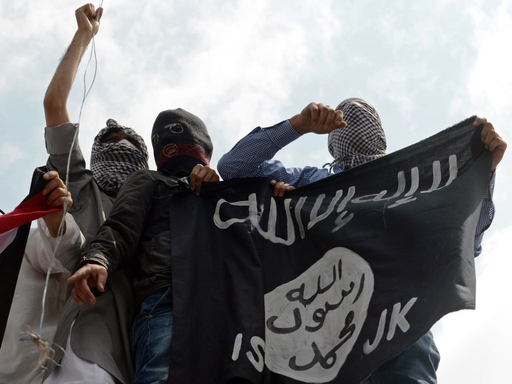 ISIS: Περιοδικό της οργάνωσης αποκαλύπτει τους δράστες επιθέσεων σε Παρίσι και Βρυξέλλες