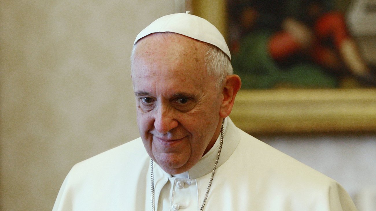 Ο πάπας Φραγκίσκος στέλνει μήνυμα στους γκρινιάρηδες – Η επιγραφή που κοσμεί την πόρτα του γραφείου του (φωτό)