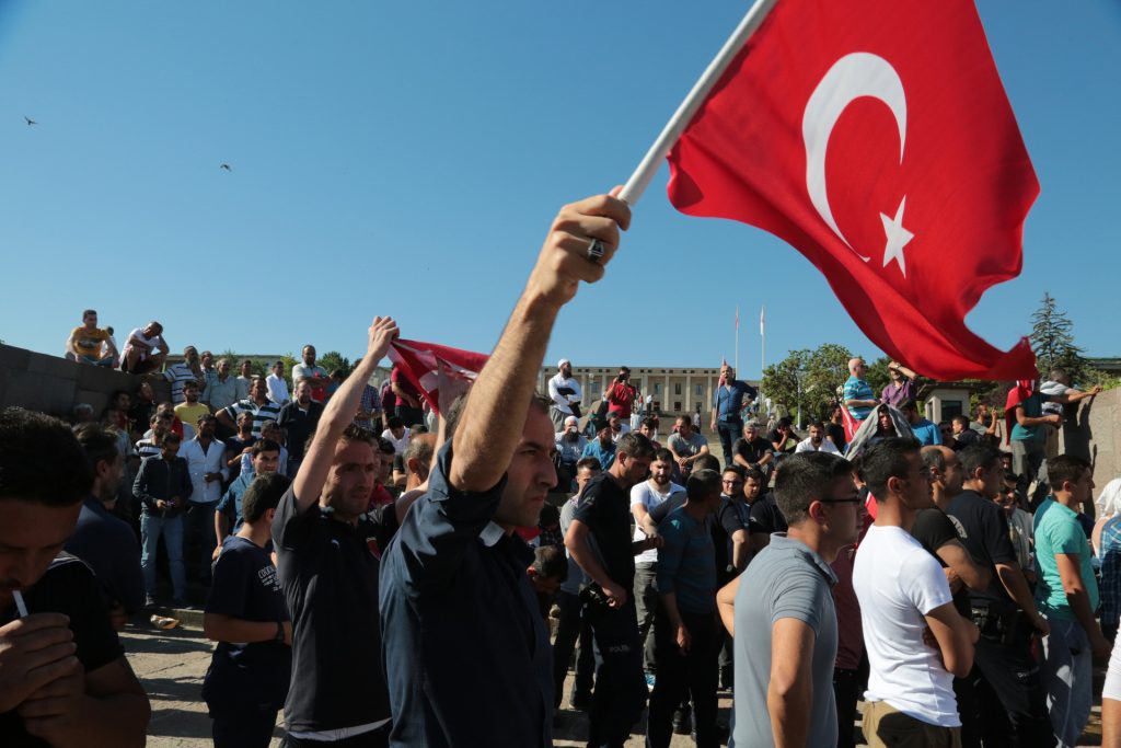 Τουρκία: Εκατομμύρια πολίτες και ο Ερντογάν στην πορεία μνήμης για το αποτυχημένο πραξικόπημα (φωτό, βίντεο)