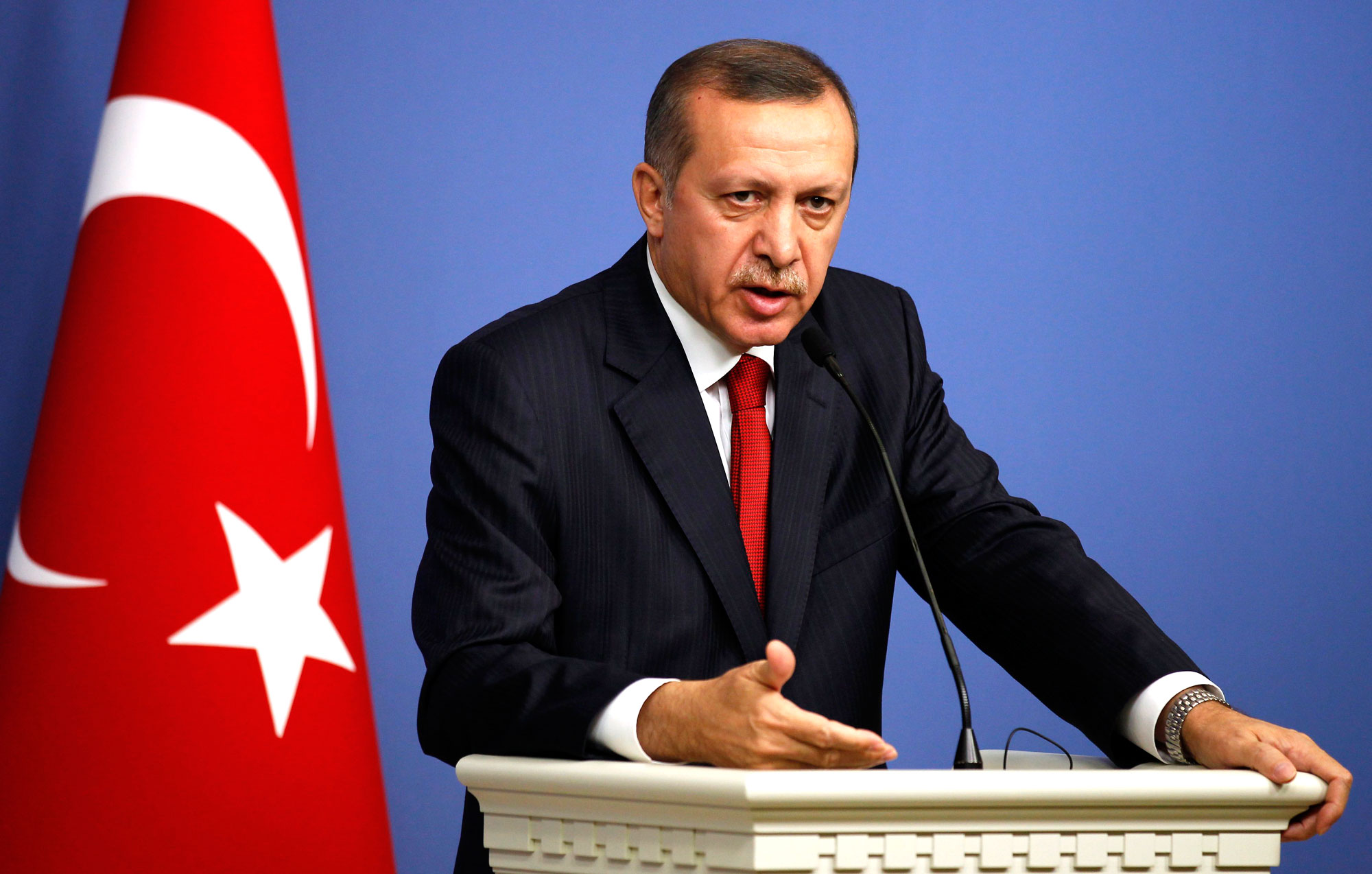 «Το έλα να δεις» στην Τουρκία για την επέτειο του πραξικοπήματος: Συλλήψεις καταζητούμενων με εντολή Ερντογάν (φωτό)