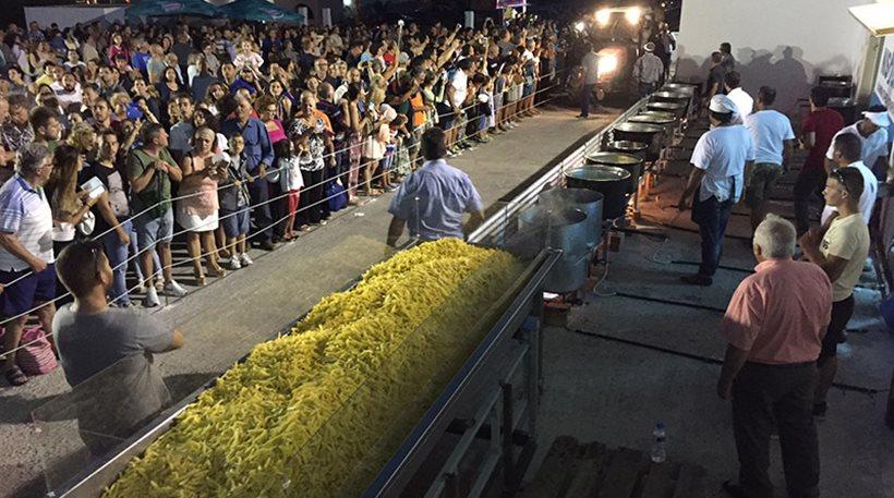 Νάξος: Ρεκόρ Γκίνες για την μεγαλύτερη μερίδα πατάτες! (φωτο)