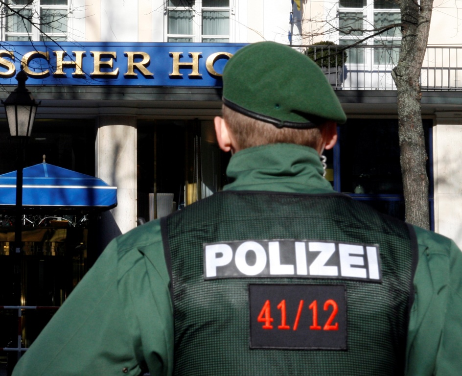 Γερμανία: Ένοπλο που εισέβαλε σε σχολείο αναζητούν οι Αρχές