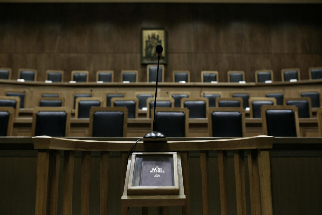 Σε ισόβια κάθειρξη καταδικάστηκε η φόνισσα του Κορωπίου – Κλάματα και φωνές στην αίθουσα του δικαστηρίου