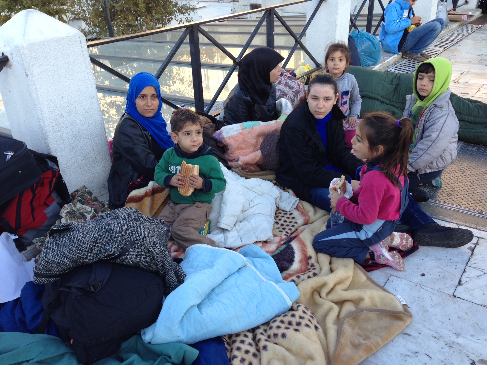 Σύροι πρόσφυγες πραγματοποιούν συγκέντρωση στην Θεσσαλονίκη