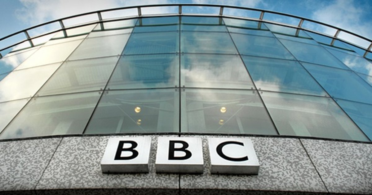 Βρετανία: Για πρώτη φορά στο φως της δημοσιότητας οι μισθοί των υπαλλήλων του BBC – Ποσά που… ζαλίζουν! (φωτό)
