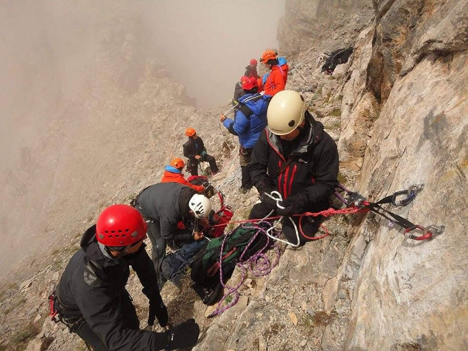 Η συγκλονιστική στιγμή της διάσωσης του ορειβάτη στον Όλυμπο (φωτο)