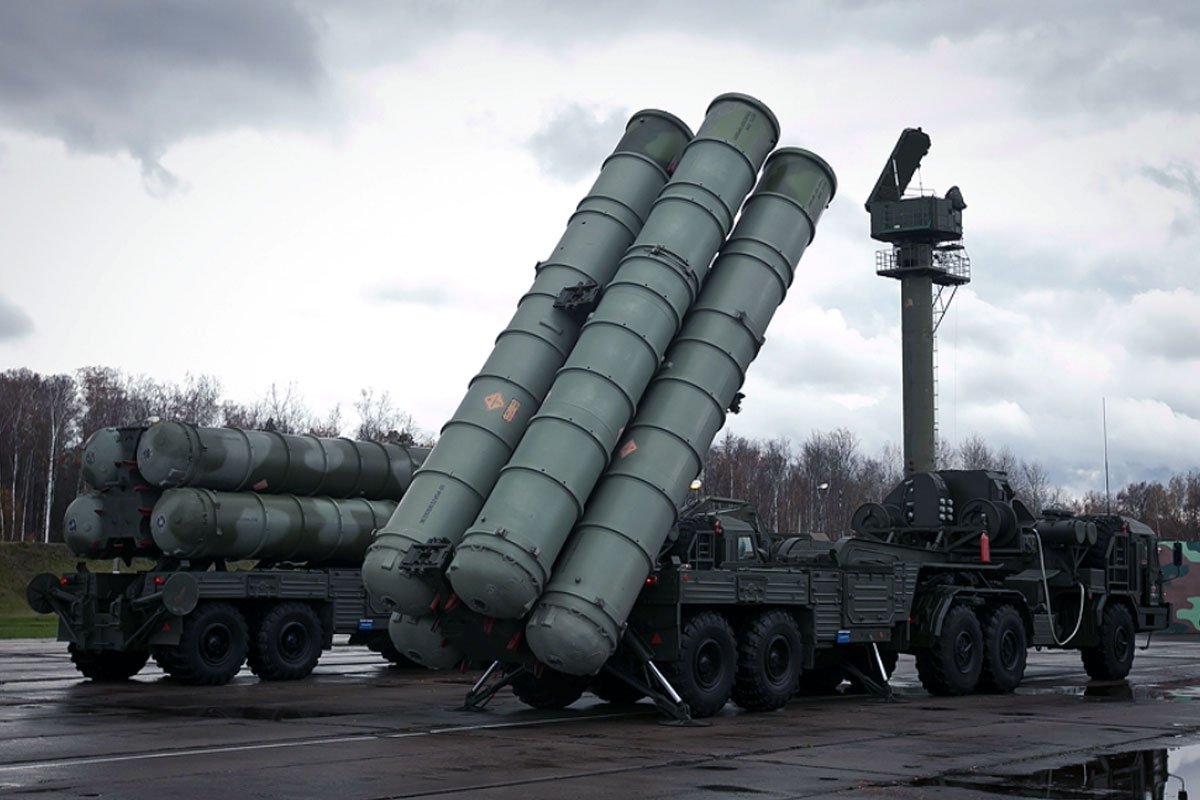 Την αγορά πυραύλων S-300 από τη Ρωσία εξετάζουν οι Σέρβοι (βίντεο)