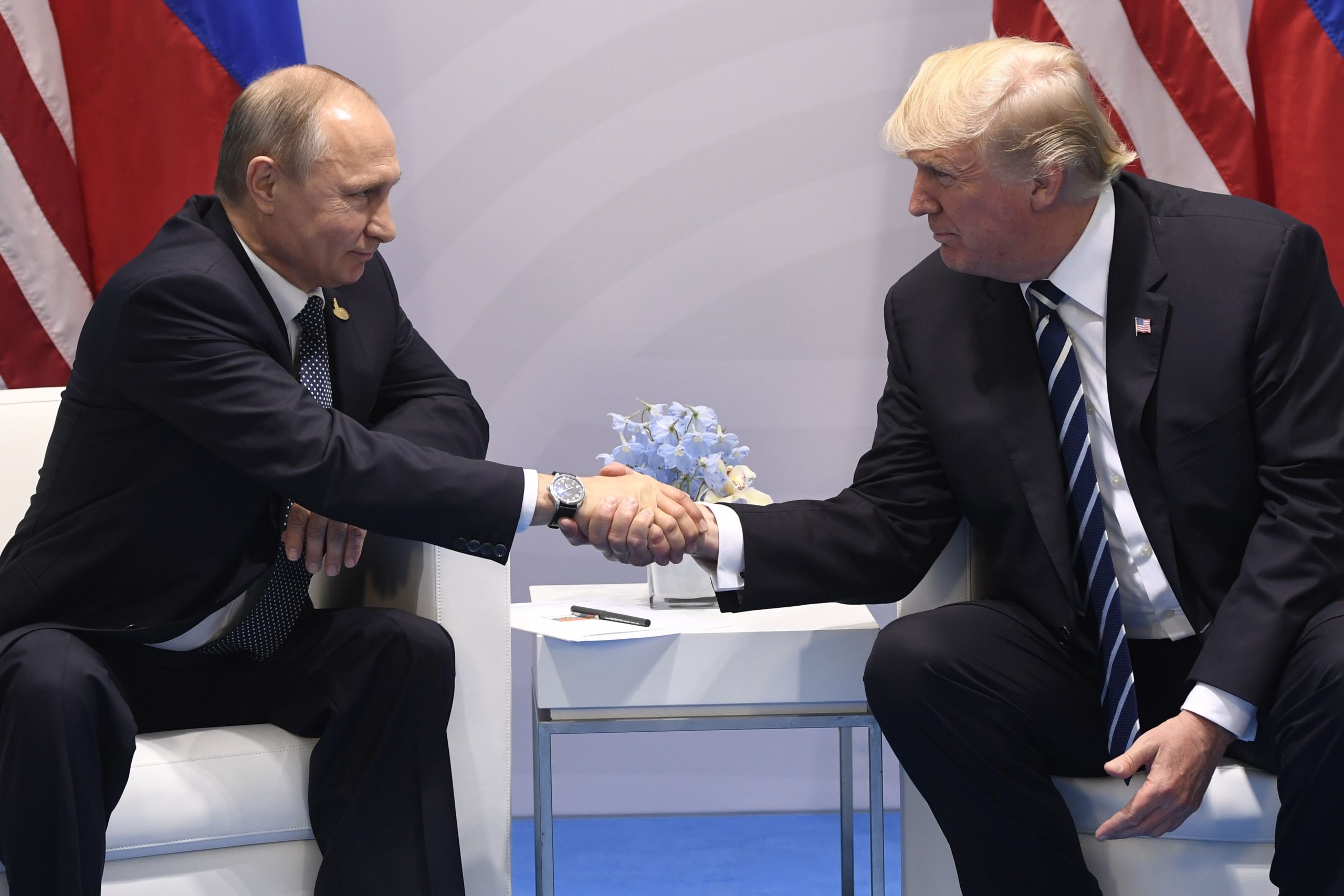 Ν.Τραμπ και Β.Πούτιν συναντήθηκαν για δεύτερη φορά υπό άκρα μυστικότητα και αποφάσισαν για την τύχη του πλανήτη!