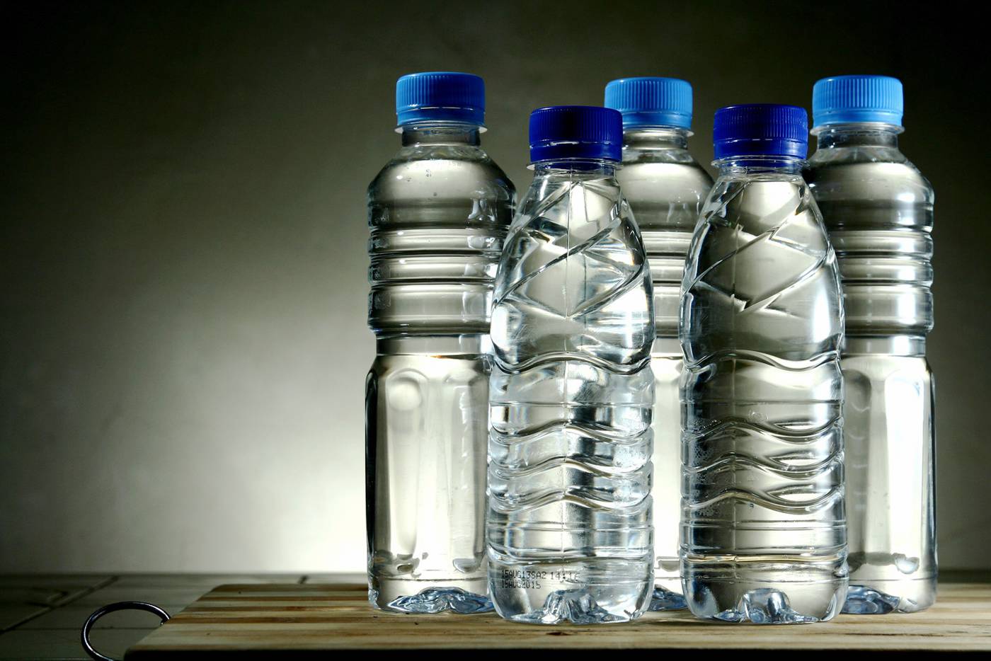 Βίντεο: Ανακυκλώστε μόνοι σας τα άχρηστα πλαστικά μπουκάλια με 5 απίθανους τρόπους