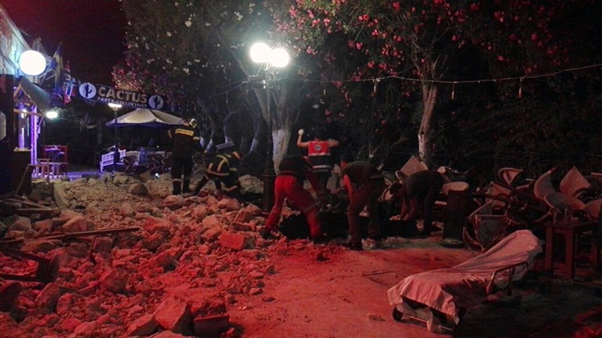 Σεισμός στην Κω: Η μαρτυρίες από το μπαρ που έχασαν την ζωή τους δύο άνθρωποι (φωτό)