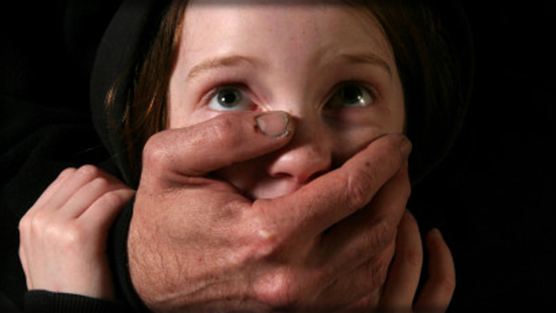 Βίντεο: Άνδρας στις ΗΠΑ παρενοχλεί μικρά κοριτσάκια δίπλα στους γονείς τους