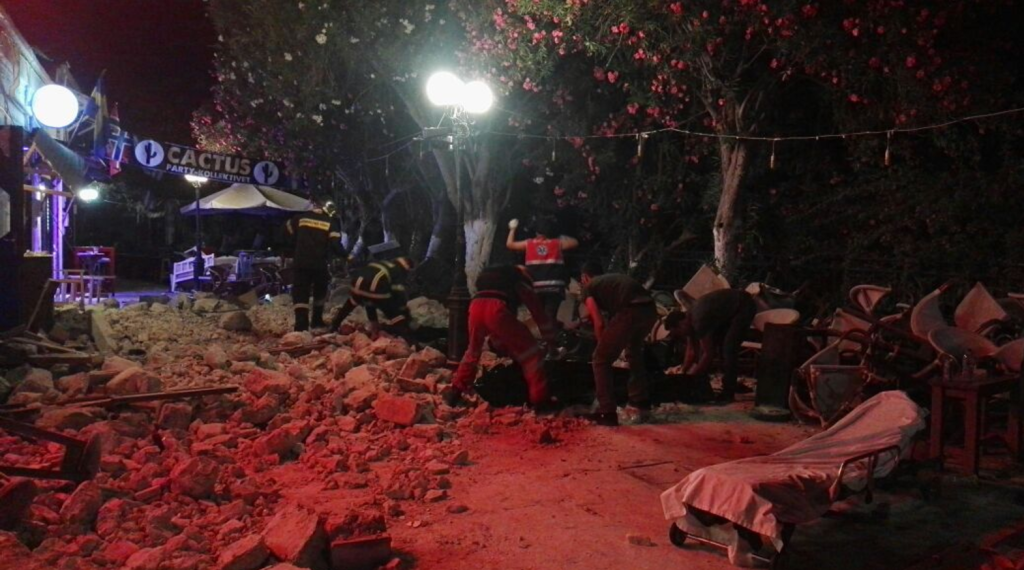 Δύο νεκροί 120 τραυματίες και ανυπολόγιστες ζημιές από τον φονικό σεισμό στην Κω (φωτό, βίντεο) (upd2)