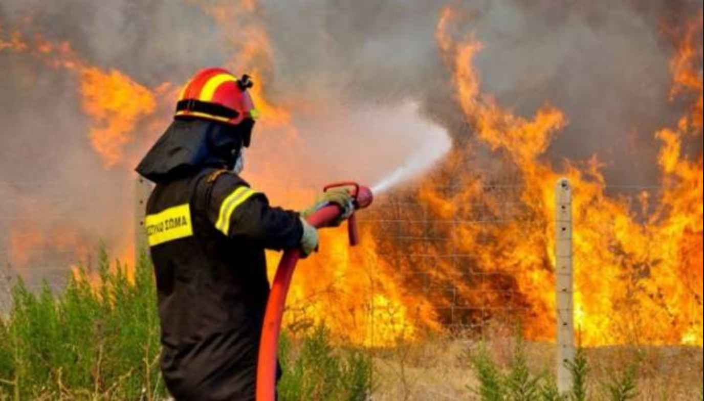 Θεσσαλονίκη: Σε εξέλιξη φωτιά στον Περιφερειακό