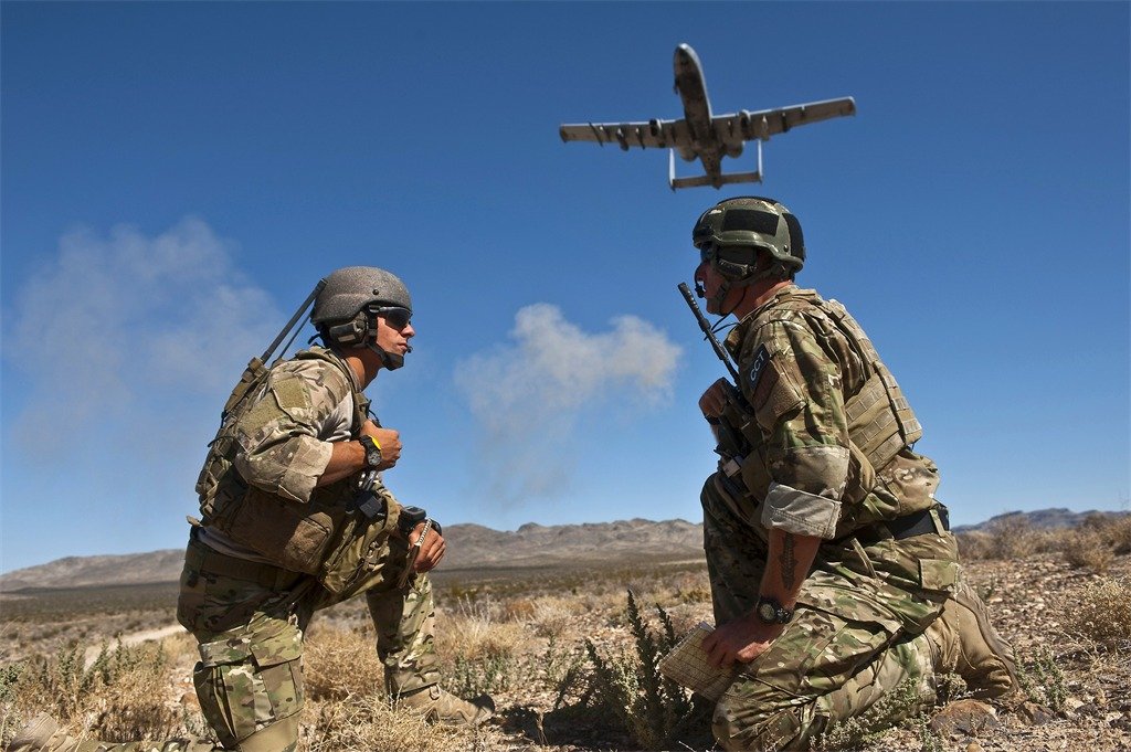 A-10 Warthog «κονιορτοποιεί» Ταλιμπάν που έστησαν ενέδρα σε άνδρες της USAF στο Αφγανιστάν (βίντεο)