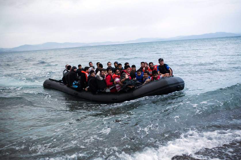 Πλωτό του ΛΣ συνόδευσε βάρκα με 50 παράνομους μετανάστες στην Κύμη