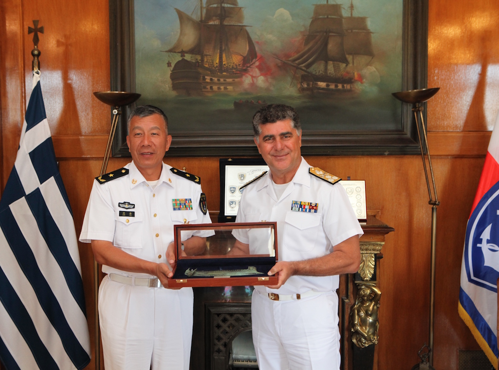 Συνάντηση Α/ΓΕΝ με τον Υποδιοικητή του Στόλου της Ανατολικής Θάλασσας του Ναυτικού της Κίνας (φωτό)