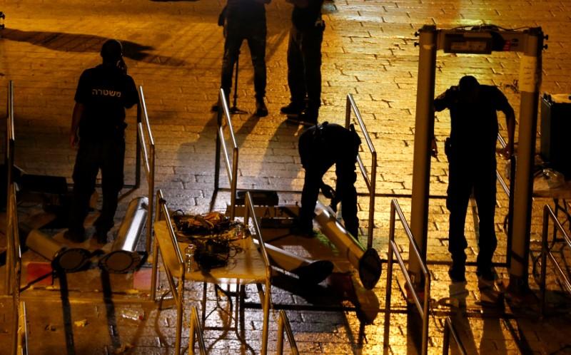 Ισραήλ: Οι αρχές ξήλωσαν τους ανιχνευτές μετάλλων από το Όρος του ναού της Ιερουσαλήμ (φωτό)