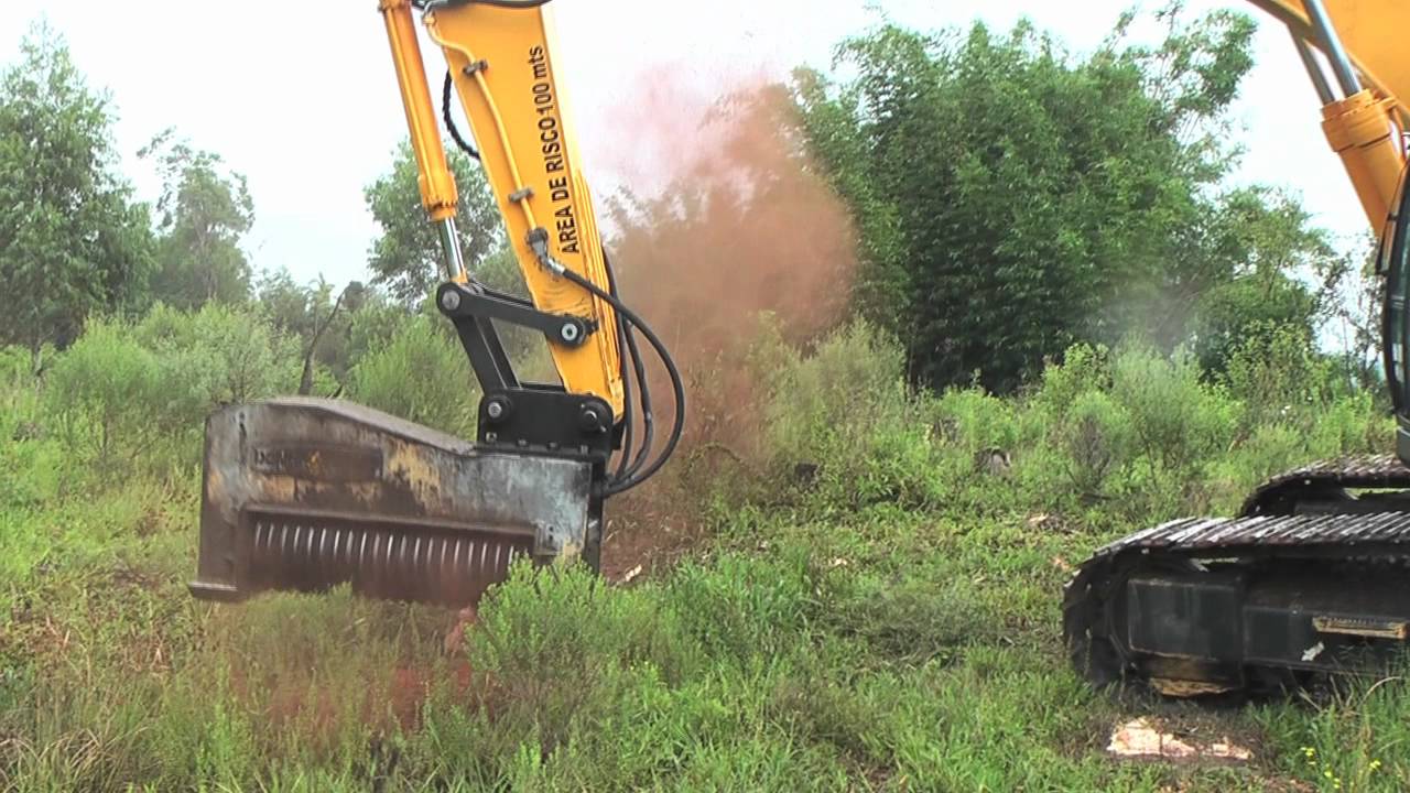 Βίντεο: Το «τρομακτικό» μηχάνημα που καταστρέφει την βλάστηση