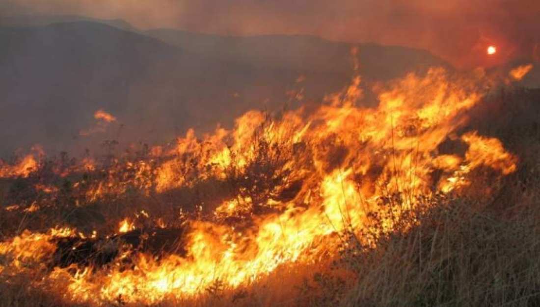 Σε ύφεση φωτιά στην Κέρκυρα μετά από 30 ώρες προσπαθειών για την κατάσβεσή της