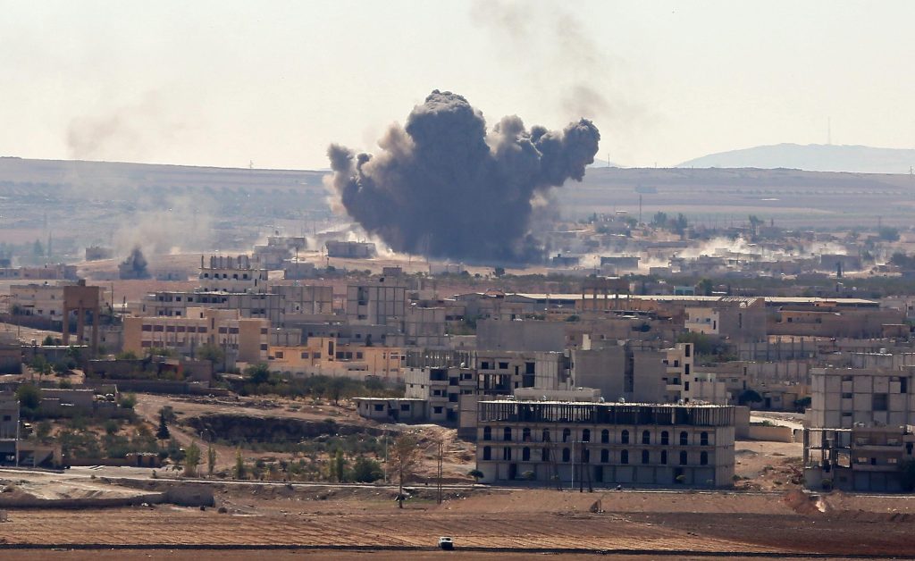Συρία: Συνεχίζεται η μάχη για τον έλεγχο της Ράκα –  35 μαχητές του ISIS νεκροί (βίντεο)