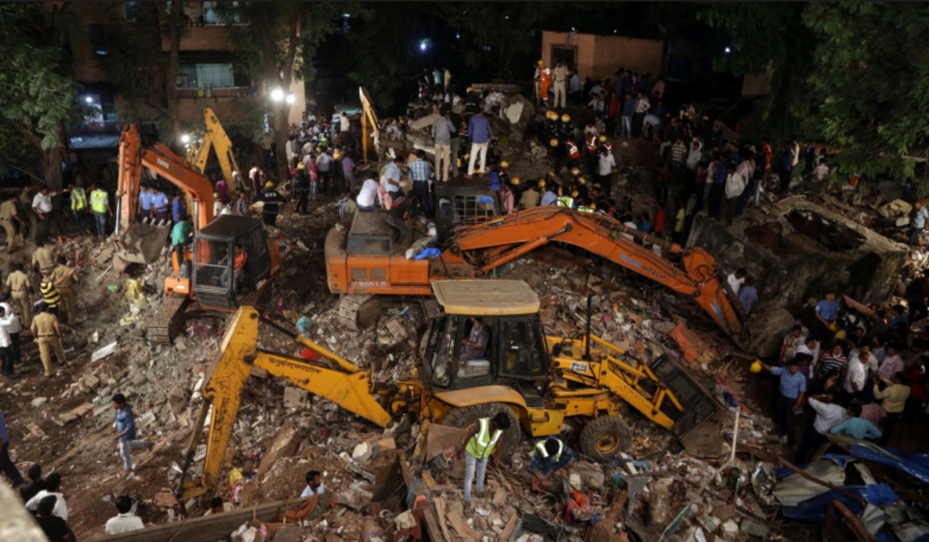 Τουλάχιστον 17 νεκροί απο κατάρρευση κτιρίου στην Ινδία (βίντεο)