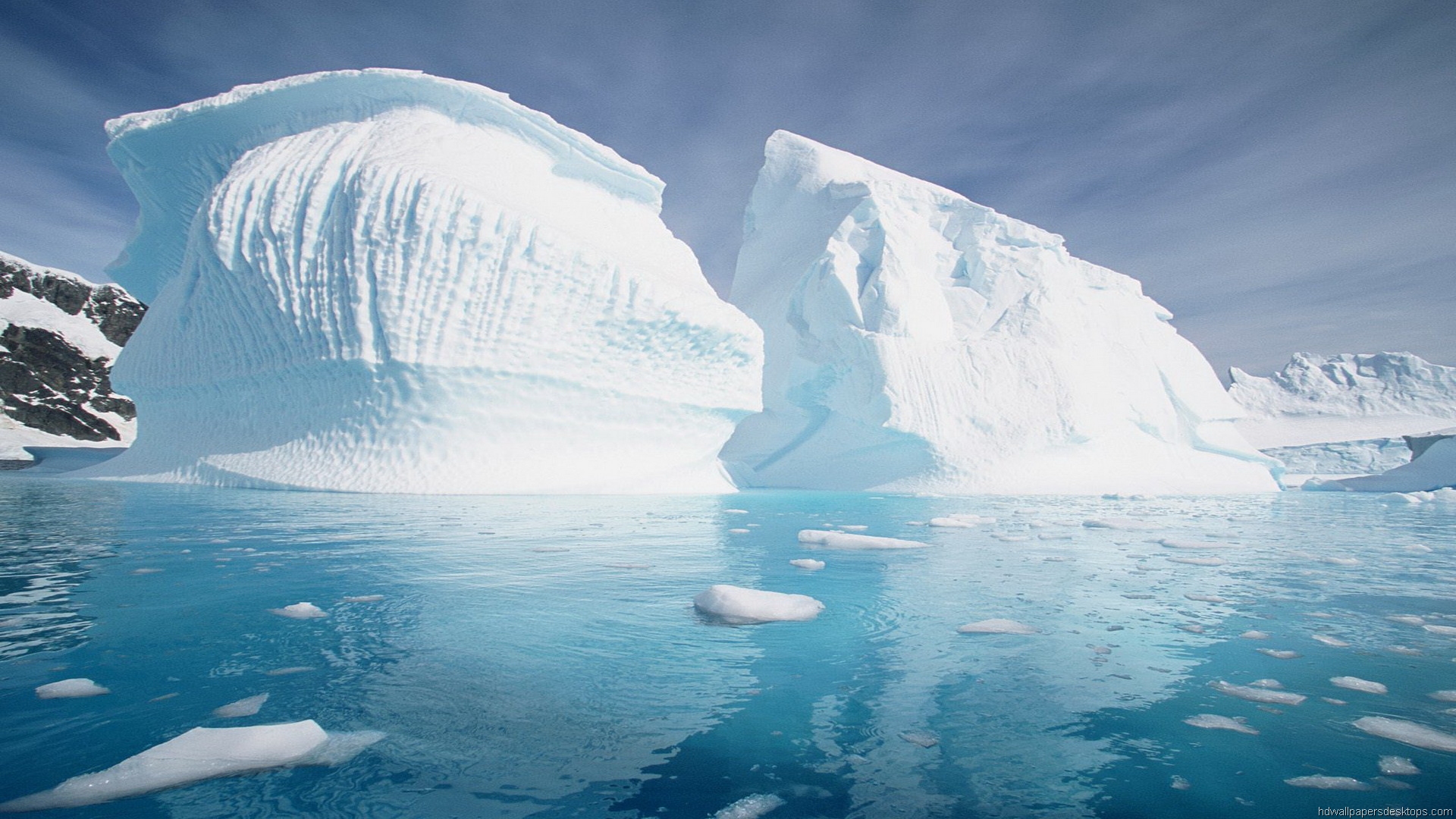 Τι είναι τα 4 μυστηριώδη αντικείμενα στην Ανταρκτική; (φωτό, βίντεο)