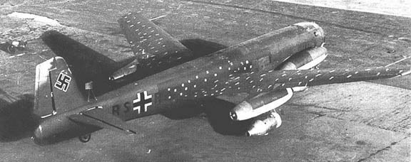 Το «ιπτάμενο τέρας του Χίτλερ»- Τo βομβαρδιστικό που κατασκευάστηκε από τμήματα άλλων αεροσκαφών (φωτό)