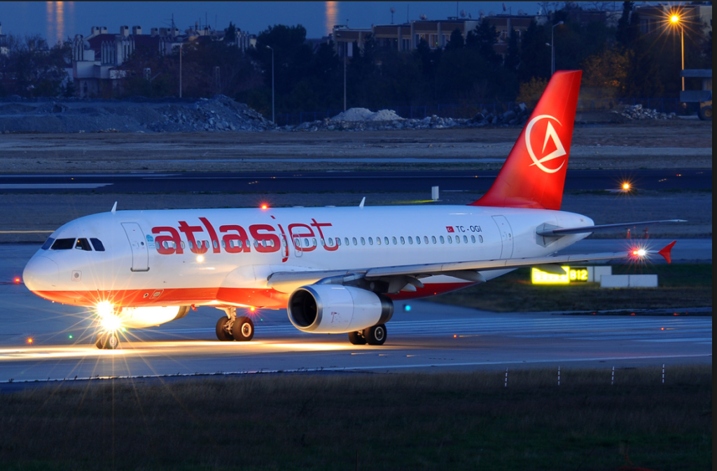 Βίντεο: Αεροσκάφος με 121 επιβάτες χτυπήθηκε από χαλάζι στην Κωνσταντινούπολη
