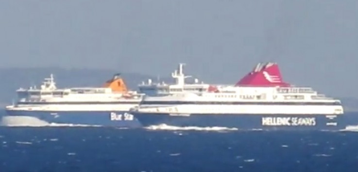 Θαλάσσια προσπέραση στο Αιγαίο: Τo Νήσος Μύκονος αφήνει πίσω το Blue Star Naxos! (βίντεο)