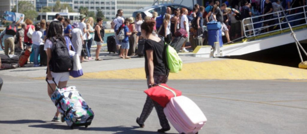 ΓΣΕΕ: «Μέχρι και 39% η συνολική συμβολή του τουρισμού στην απασχόληση»
