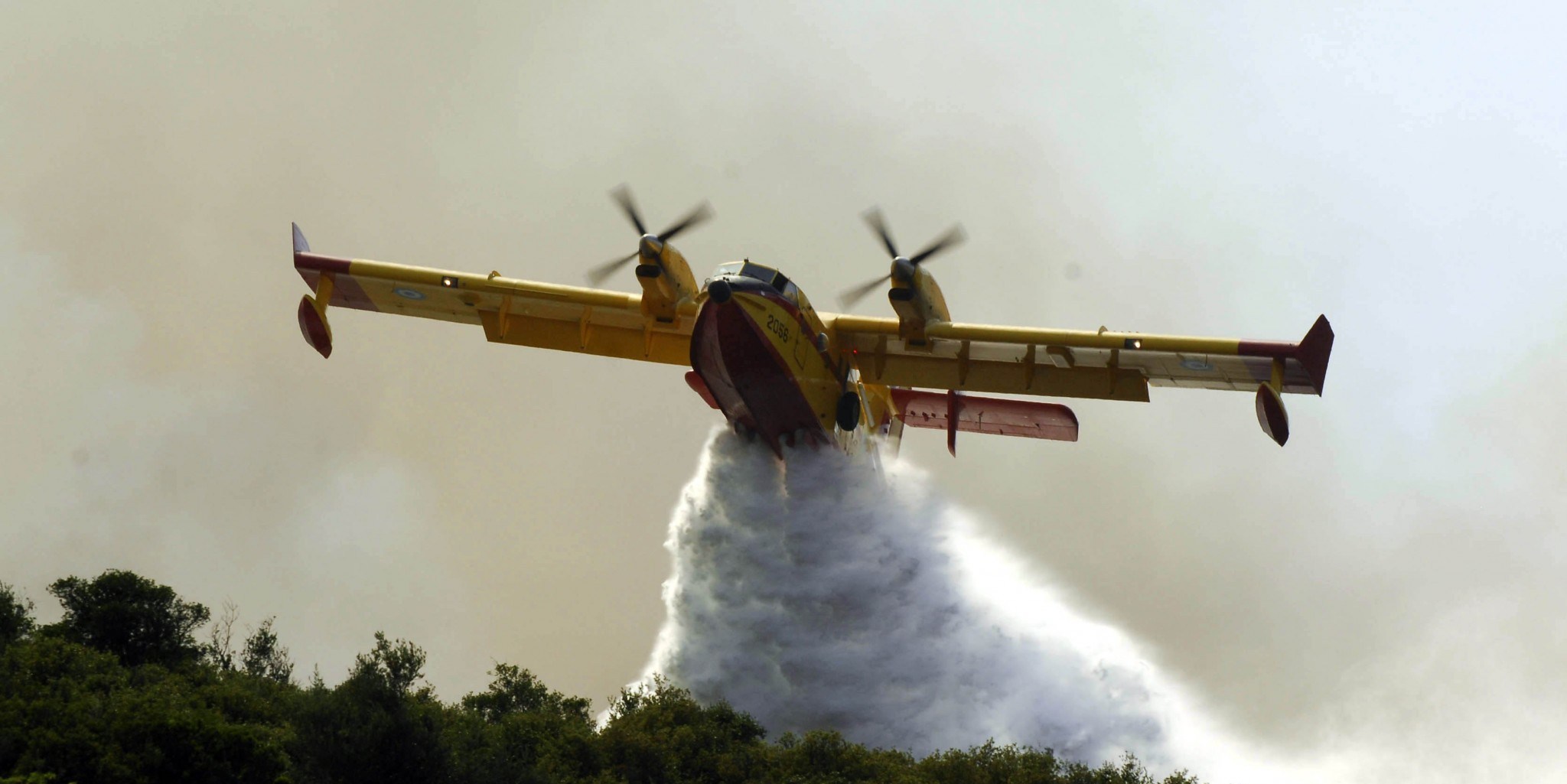 Αλβανία: Δυο ελληνικά πυροσβεστικά αεροσκάφη στην κατάσβεση μεγάλης φωτιάς